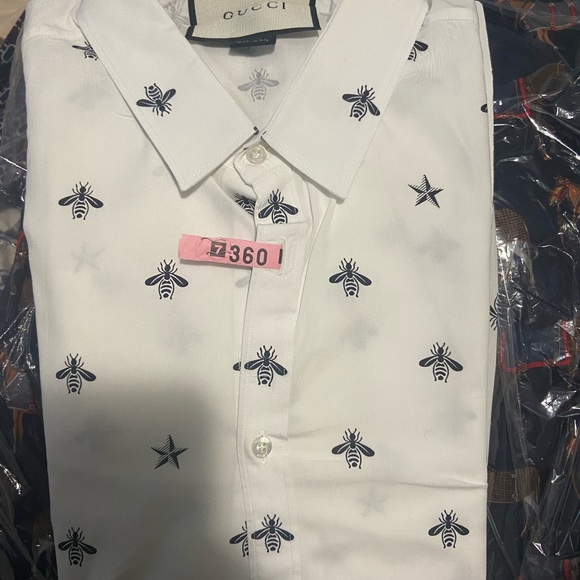 Authentic Gucci bee star shirt - Picture 2 of 3